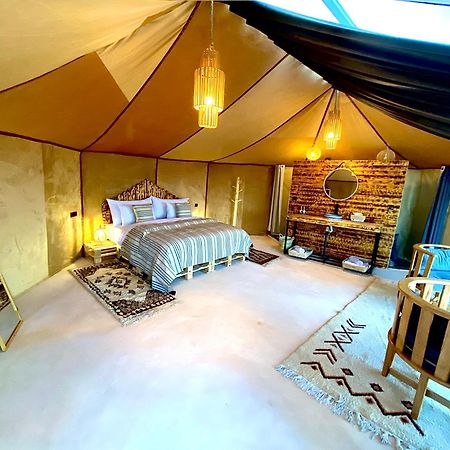 Sky View Camp Hotel Merzouga Bagian luar foto