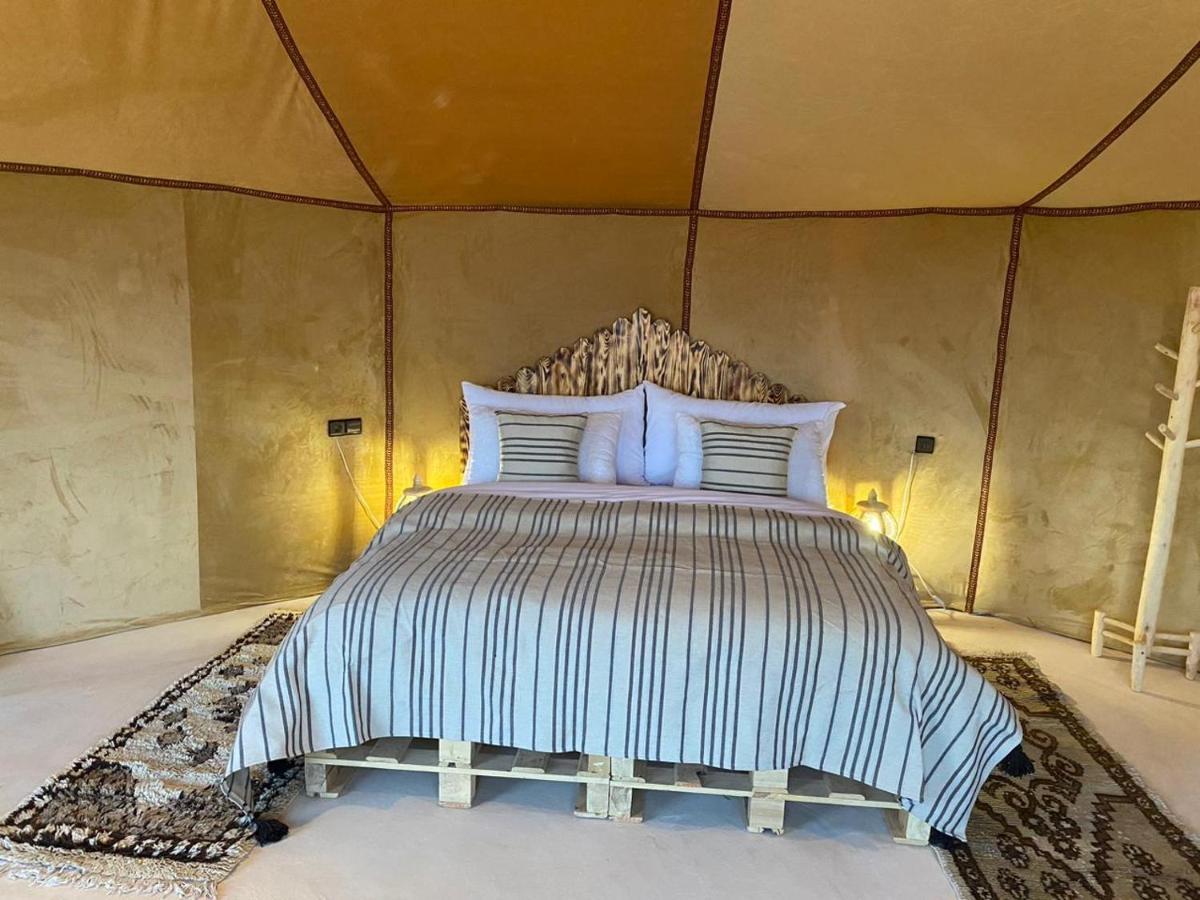 Sky View Camp Hotel Merzouga Bagian luar foto