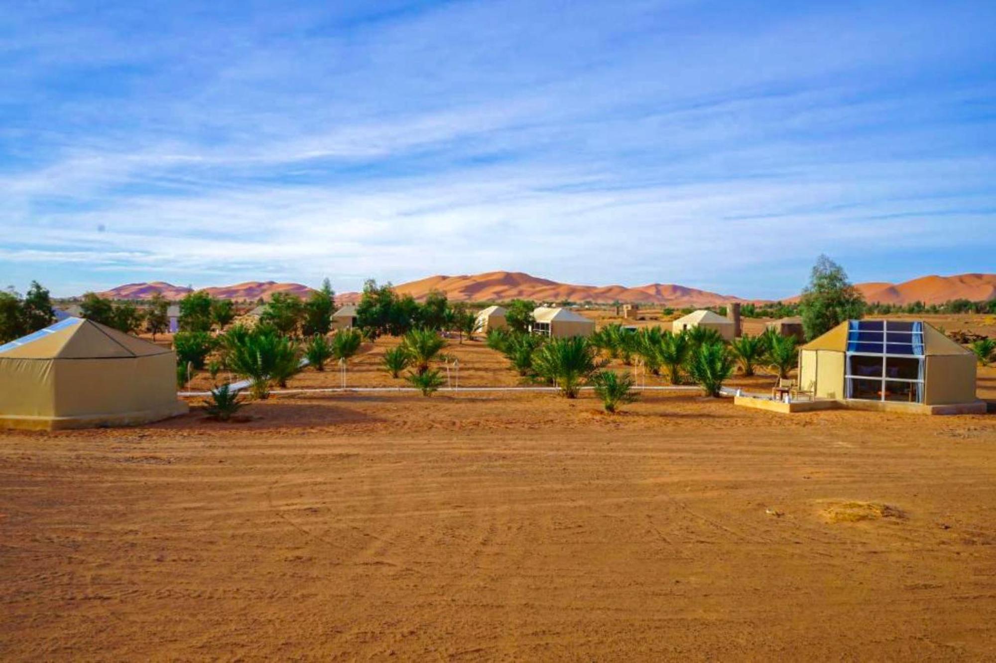 Sky View Camp Hotel Merzouga Bagian luar foto