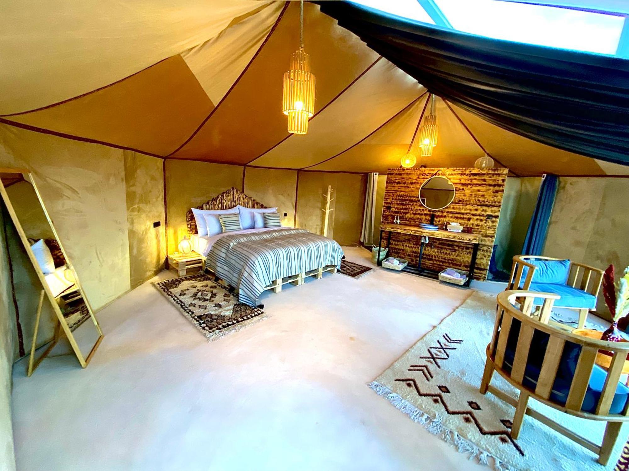 Sky View Camp Hotel Merzouga Bagian luar foto