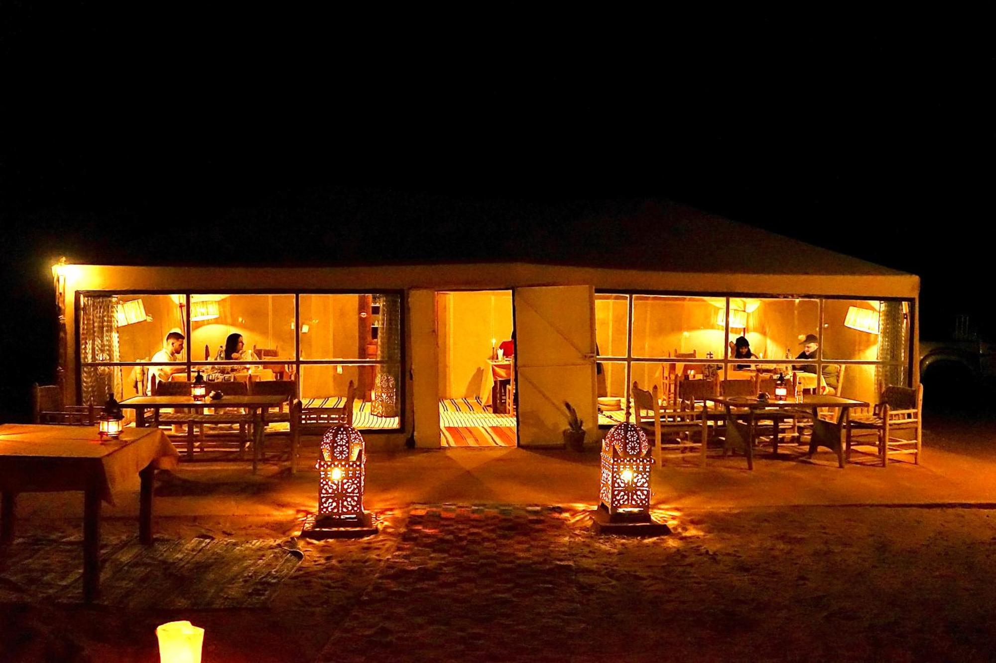 Sky View Camp Hotel Merzouga Bagian luar foto