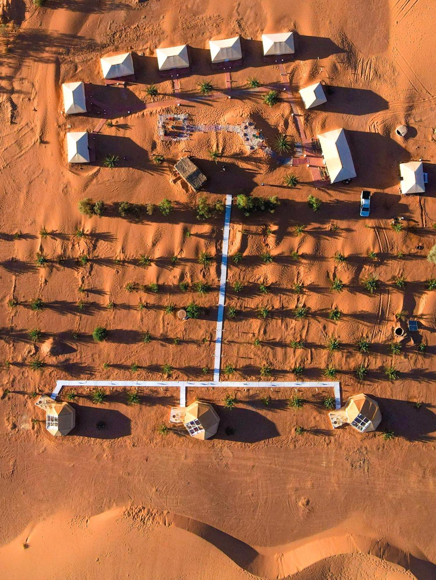 Sky View Camp Hotel Merzouga Bagian luar foto