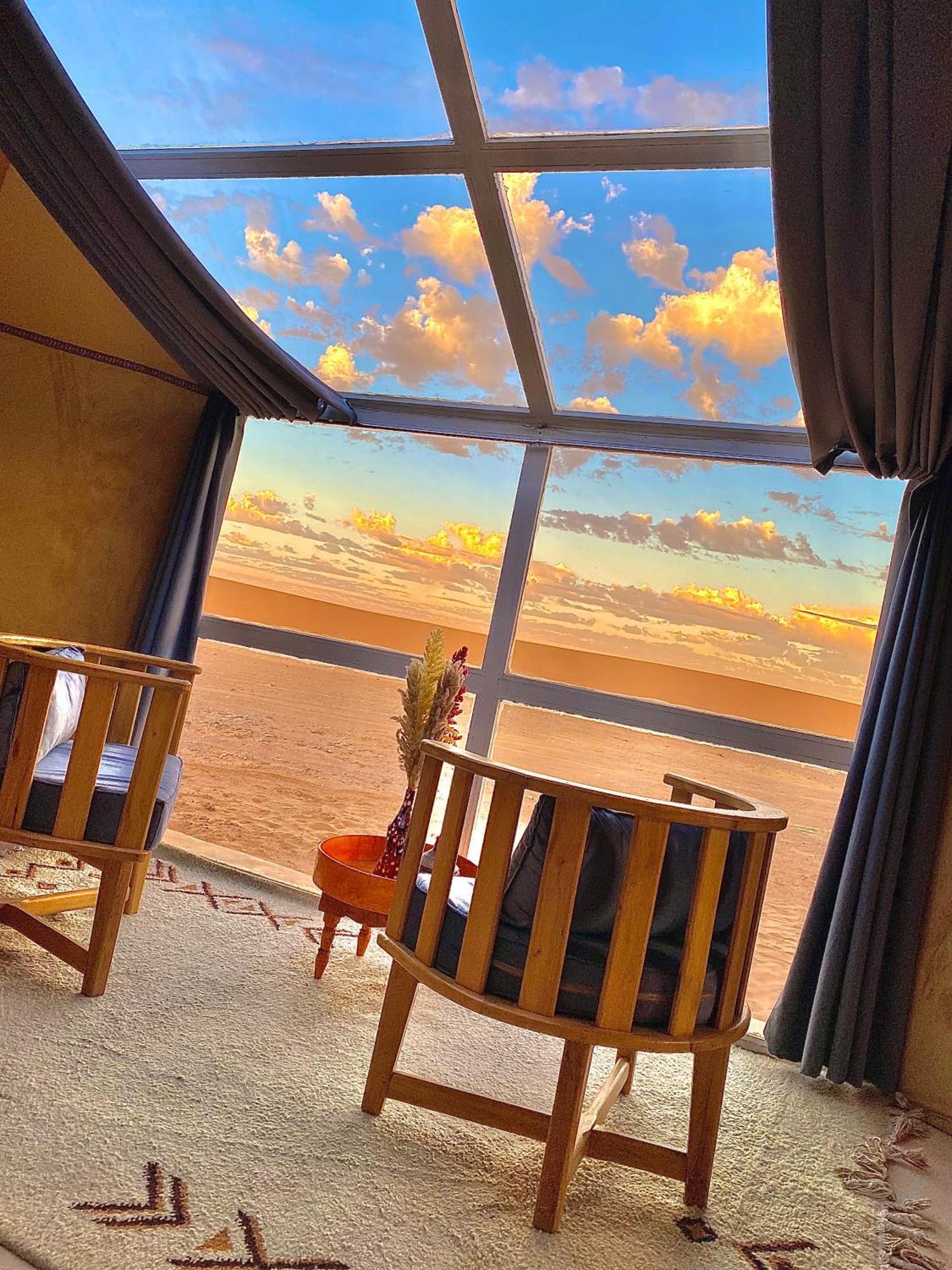 Sky View Camp Hotel Merzouga Bagian luar foto